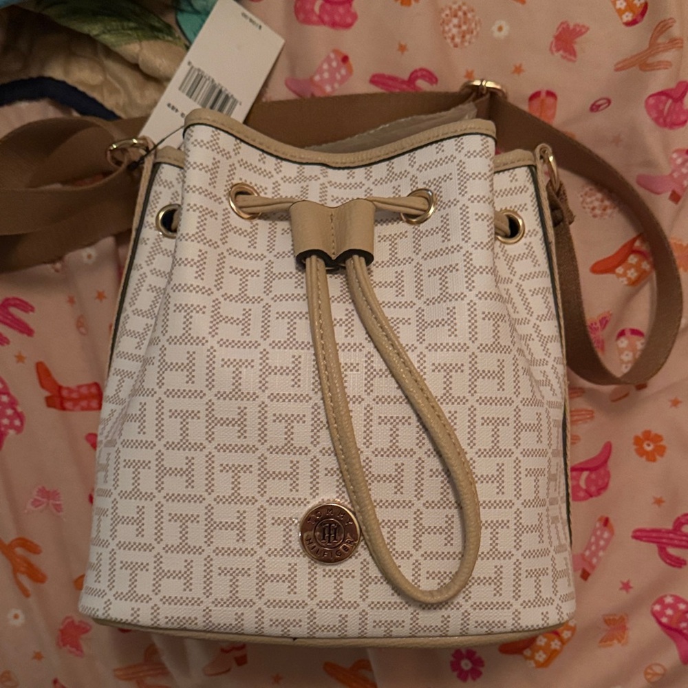 Tommy Hilfiger White and Tan Patterned Shoulder Bag